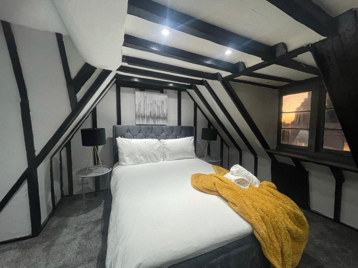 Gorgeous Old Town Apartment